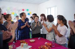 黄晓薇在新疆调研时强调：引领各族妇女听党